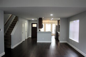 1914 Wildwood Ridge Dr in Missouri City, TX - Foto de edificio - Building Photo