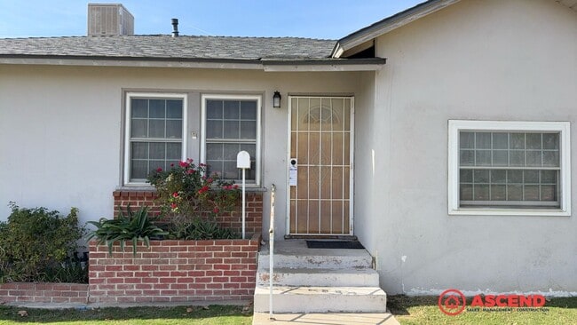 2213 Naylor St in Bakersfield, CA - Building Photo - Building Photo