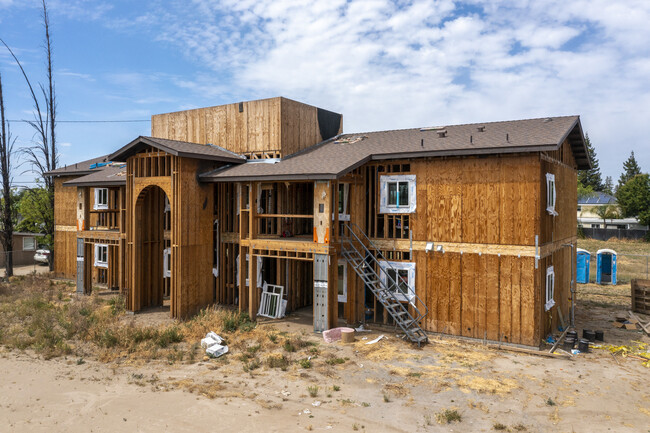 Houston Apartments in Visalia, CA - Building Photo - Building Photo