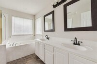 10527 Friars Hill photo'