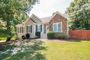 48 Fenwick Ct in Grayson, GA - Building Photo