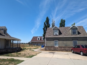 1267 W Burke Ln in Farmington, UT - Building Photo - Building Photo