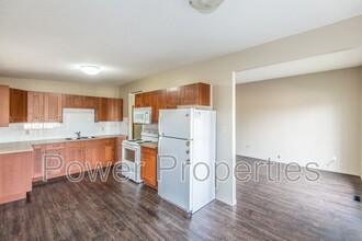 116 Sabrina Way SW in Calgary, AB - Building Photo - Building Photo