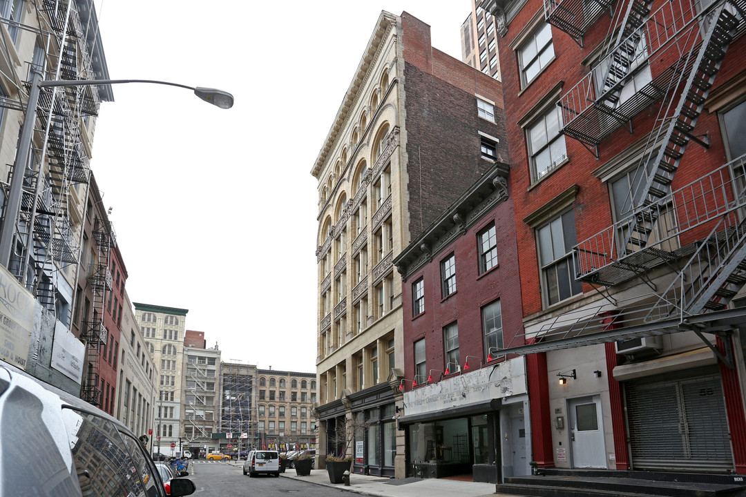 60-62 Lispenard St in New York, NY - Building Photo