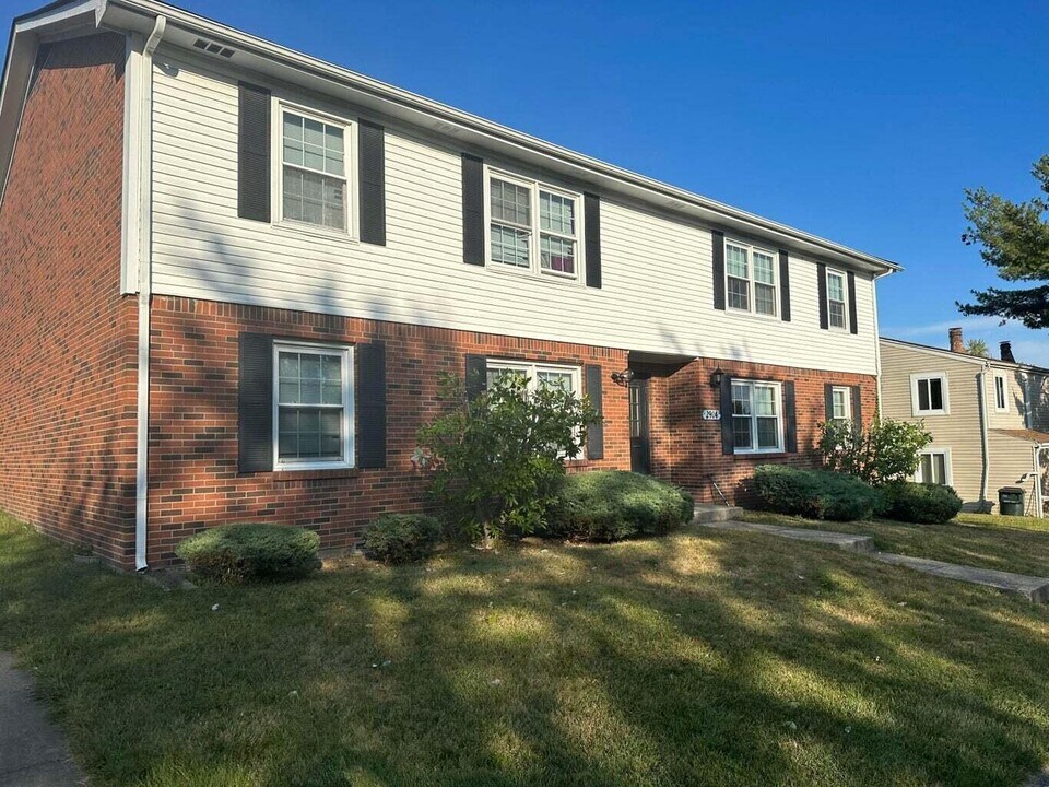 2904 Winter Garden, Unit C in Lexington, KY - Building Photo