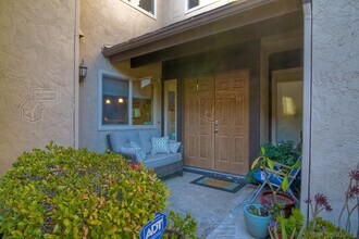 10306 Caminito Agadir in San Diego, CA - Building Photo - Building Photo