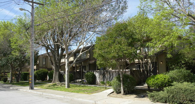 4741 Harrison St in Pleasanton, CA - Building Photo - Building Photo