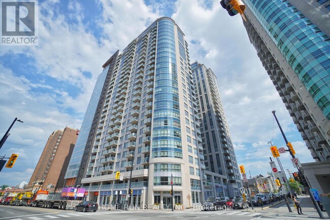 242-1242 Rideau St