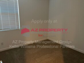 12481 W Kaler Dr in Glendale, AZ - Building Photo - Building Photo
