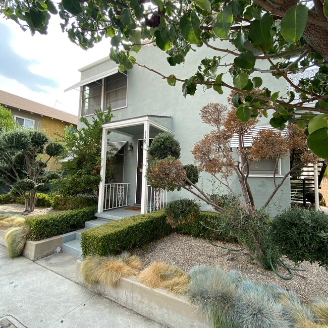 141 N Jackson St in Glendale, CA - Building Photo - Building Photo