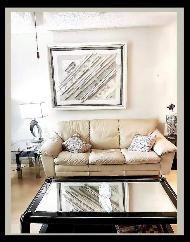 425 Ena Rd, Unit 204-C in Honolulu, HI - Building Photo - Building Photo