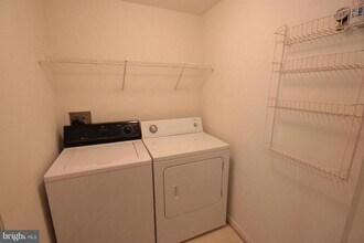 4312 Mallory Hill Ln in Fairfax, VA - Building Photo - Building Photo