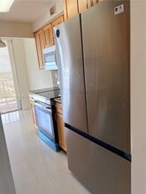 290 174th St in Sunny Isles Beach, FL - Foto de edificio - Building Photo