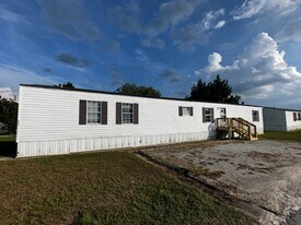 602 Aster Bend in Timmonsville, SC - Building Photo