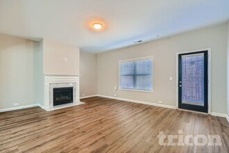 3919 King Fisher Dr in Atlanta, GA - Building Photo - Building Photo