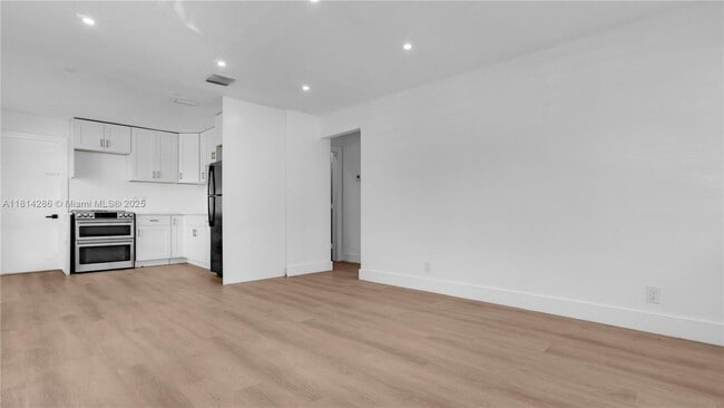 property at 32 SW 9th St