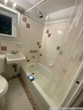 28 S Huntington Ave, Unit B2 in Boston, MA - Foto de edificio - Building Photo