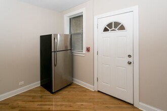 899 Green Bay Rd in Winnetka, IL - Building Photo - Building Photo