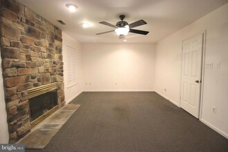 5918 Edson Ln in Rockville, MD - Building Photo - Building Photo