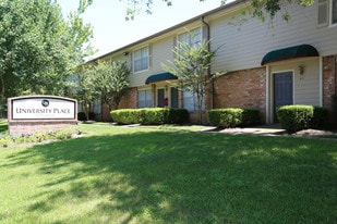 University Place Apartments in Huntsville, TX - Building Photo