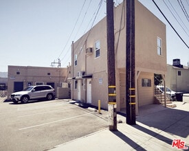 112 N Lincoln St in Burbank, CA - Building Photo - Building Photo