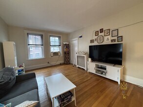 1407 Beacon St, Unit 6 in Brookline, MA - Building Photo - Building Photo