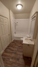 1512 Maple St, Unit UP in Everett, WA - Foto de edificio - Building Photo