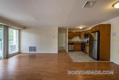 12 Westgate Dr in Woburn, MA - Building Photo - Building Photo