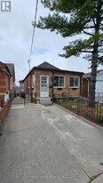 16 Failsworth Ave in Toronto, ON - Building Photo