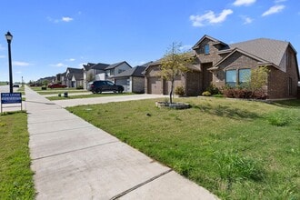 634 Pinehurst Rd in Red Oak, TX - Building Photo - Building Photo