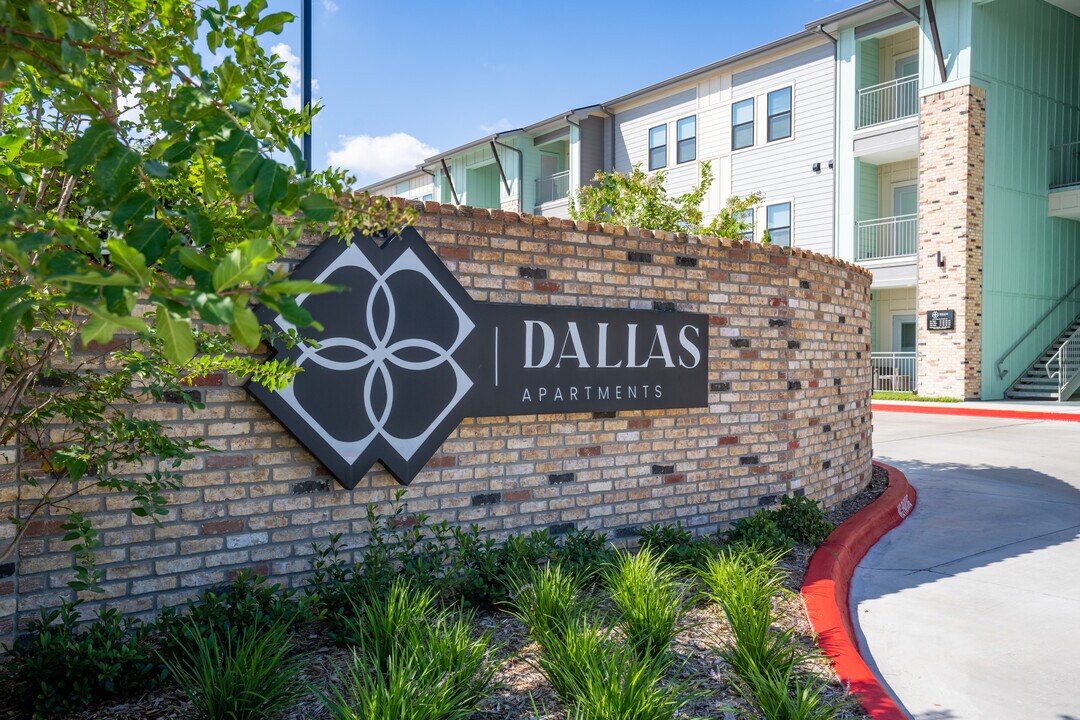 Dallas Apartments in McAllen, TX - Building Photo
