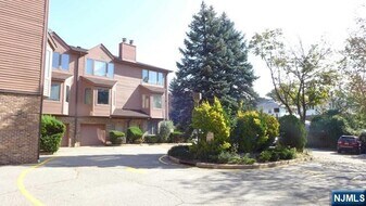 224B Washington  B in Fort Lee, NJ - Building Photo