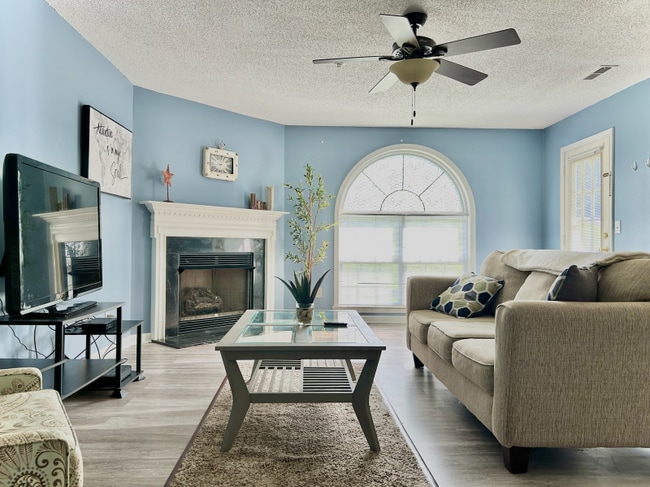 property at 412 Rivertree Ln