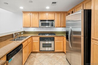 301 W G St in San Diego, CA - Building Photo - Building Photo