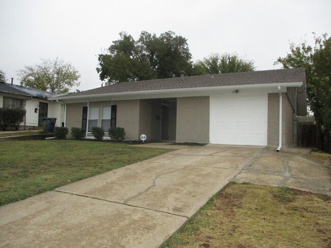 4244 Leland College Dr in Dallas, TX - Building Photo - Building Photo