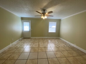 137 Deerwood Ct in Hinesville, GA - Building Photo - Building Photo