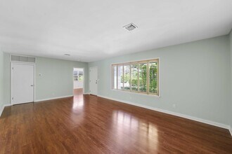 246 Merrain Rd in Palm Beach, FL - Building Photo - Building Photo