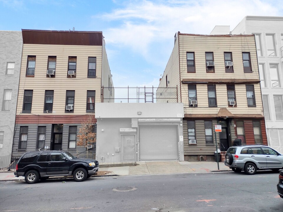 371 Palmetto St in Brooklyn, NY - Building Photo