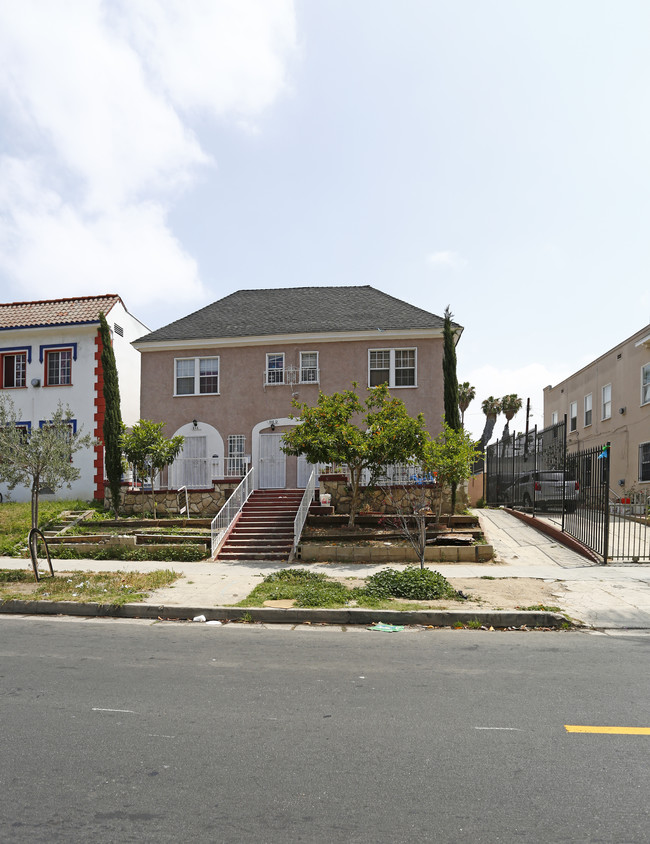 848 S Normandie Ave in Los Angeles, CA - Foto de edificio - Building Photo