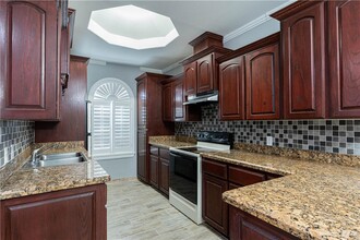 1102 W Villa St in Pharr, TX - Building Photo - Building Photo