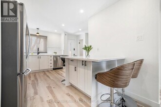 97 Pickford Dr in Ottawa, ON - Building Photo - Building Photo