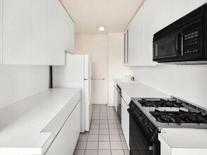 392 Central Prk W in New York, NY - Building Photo - Building Photo