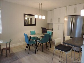 7375 E Quincy Ave-Unit -201 in Denver, CO - Building Photo - Building Photo