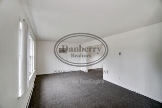 1006 Ranch Dr in Toledo, OH - Building Photo - Building Photo