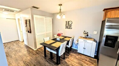 2950 Clark Rd in Sarasota, FL - Building Photo - Building Photo