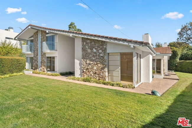 650 N Tigertail Rd in Los Angeles, CA - Building Photo - Building Photo