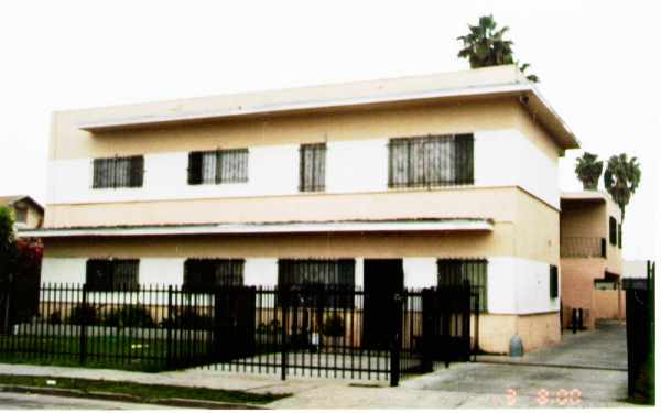 5511 Smiley Dr in Los Angeles, CA - Foto de edificio - Building Photo