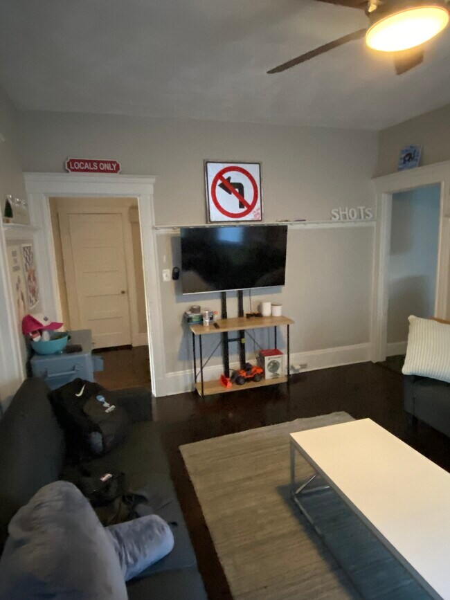 69 Bromfield Rd, Unit 1 in Somerville, MA - Building Photo - Building Photo