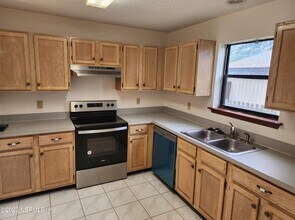 9679 Hersham Ct in Jacksonville, FL - Building Photo - Building Photo