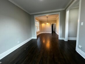 4956 W Erie St in Chicago, IL - Building Photo - Building Photo